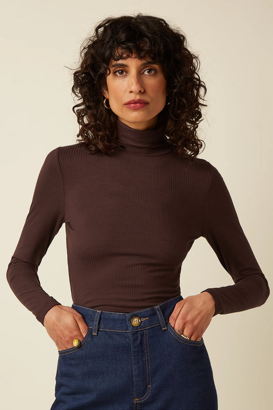 King Louie Rollneck Top Uni Rib Chocolate – braunes Damen Rollkragenshirt aus feinem Rippstoff mit langen Ärmeln