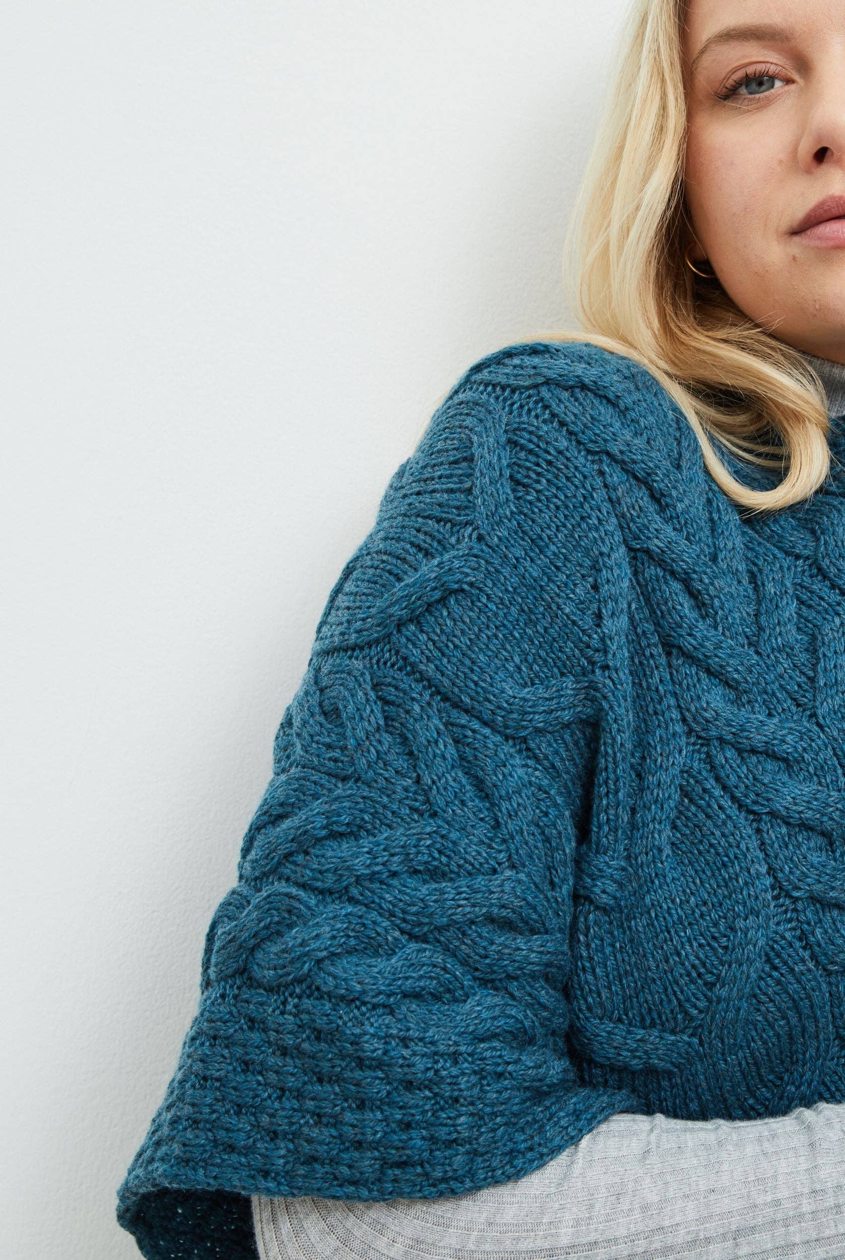 Aasleagh Falls Damen Aran Poncho - Teal - Dotty&Dan