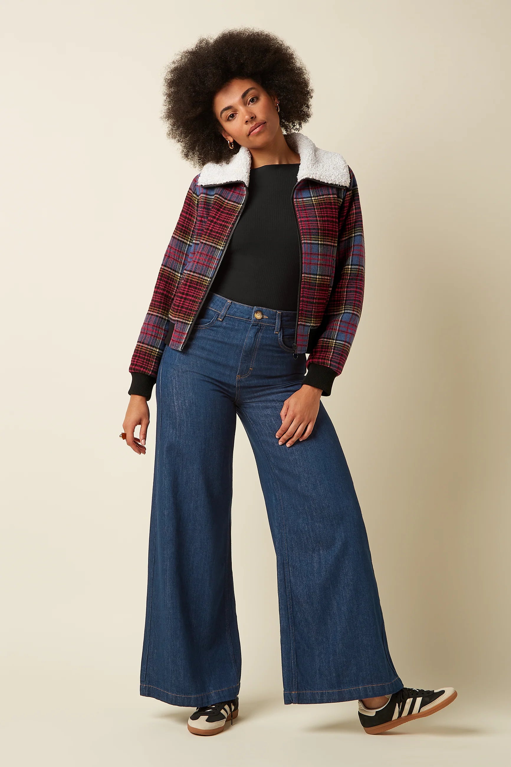 Karierte Herbstjacke Damen im 70er Jahre Retro Stil