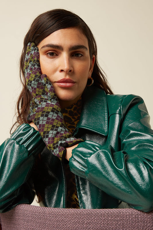 King Louie Chicago Glove Dusty Turquoise – Trageansicht