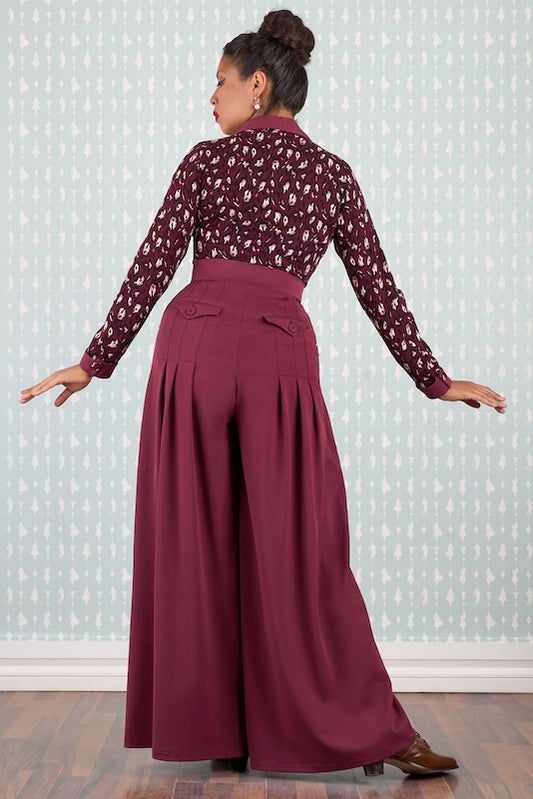 Greer-Bo Vintage Jumpsuit in Weinrot mit weitem Bein und Gesäßtaschen – Rückansicht