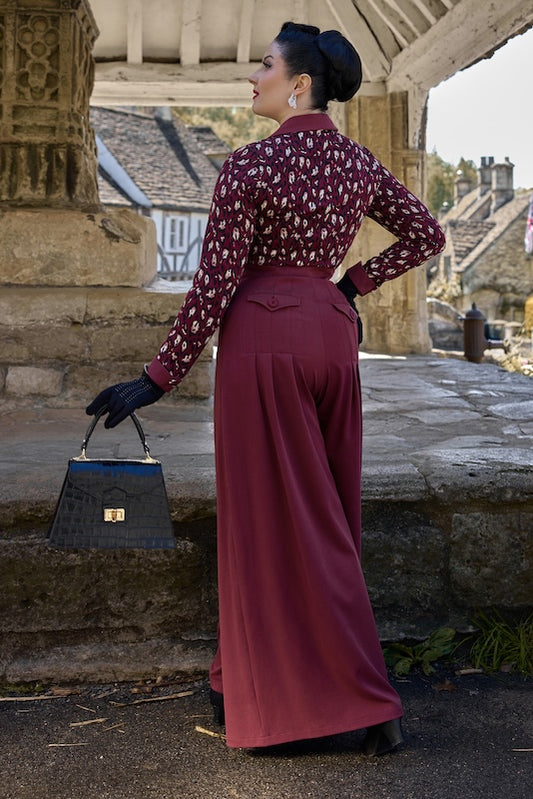 Weinroter 40er Jahre Jumpsuit Greer-Bo mit hoher Taille – Rückansicht