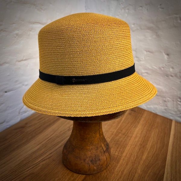 1930 Haube in cognac - Dotty&Dan