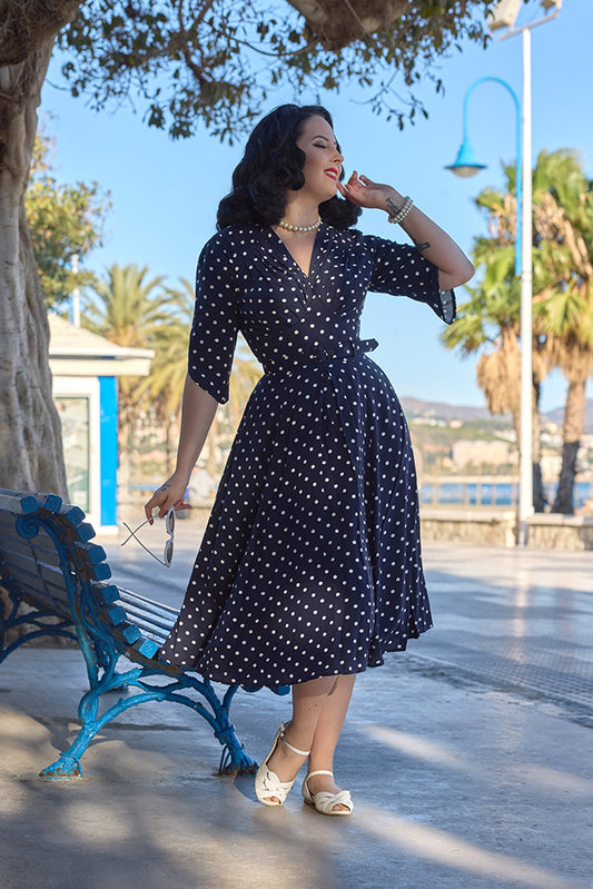 Miss Candyfloss Retro Kleid mit V-Ausschnitt