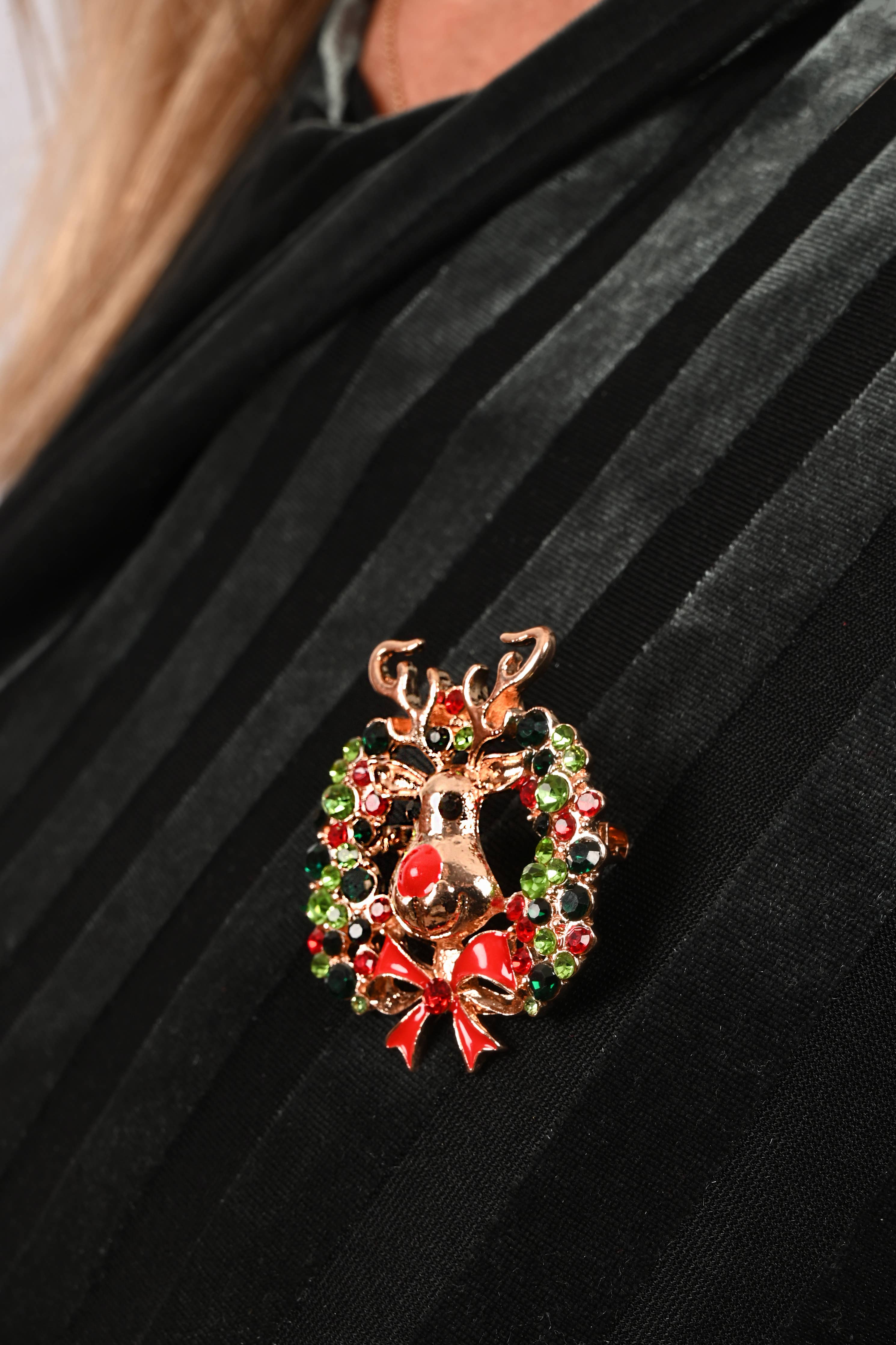 Weihnachtsbrosche „Rudolph im Kranz“ - Dotty&Dan