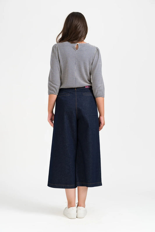 LaLamour Lotus Trousers Denim Dark Blue – Damen Marlenehose, getragen – Rückansicht