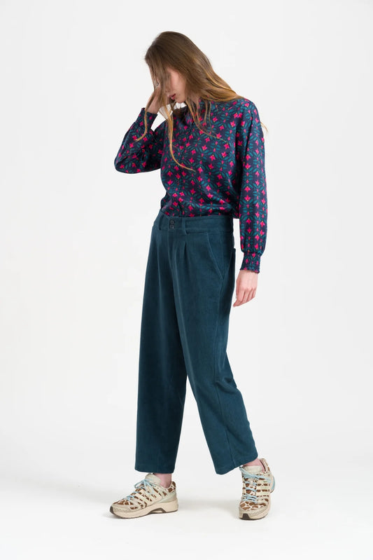 LaLamour Brooklyn Trousers Rib Velour Mediterranea – Damen Hose, getragen – Vorderansicht