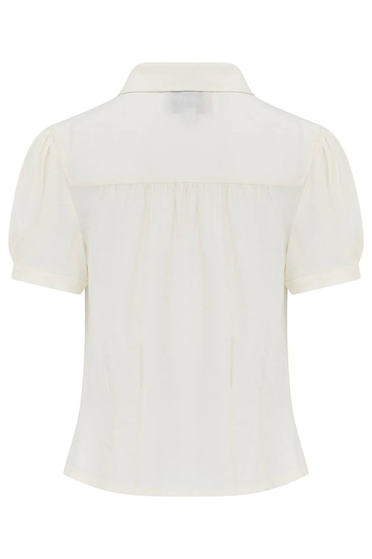 Rückenansicht der Bette Blouse in Ivory mit geraffter Passe und kurzem Arm