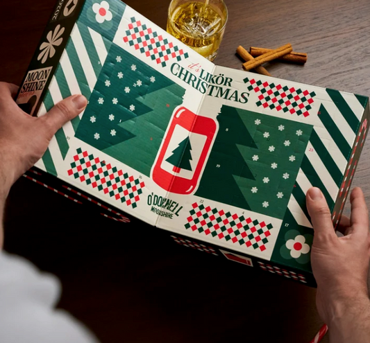 Geöffneter O'Donnell Shot Adventskalender 2026 mit Moonshine Micro Shots