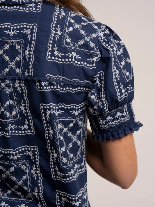 Damenbluse Vintage Stil navy Knopfleiste Stickmuster