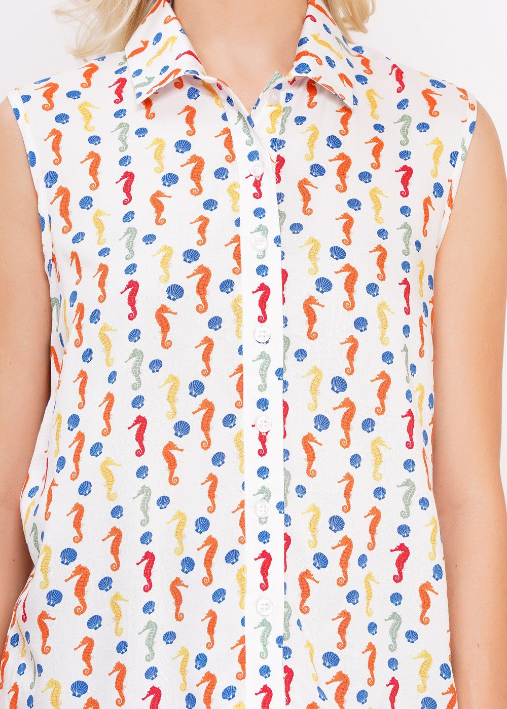 Detailansicht Seepferdchen Print auf ivory Bluse – Circus Clothing