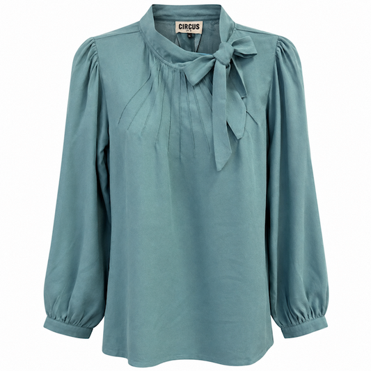 Schleifenbluse Anna in Eisblau mit langer Schluppe und weichem Fall