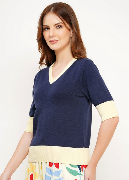 About Betty Strickpullover blau-creme aus Baumwolle, seitliche Ansicht