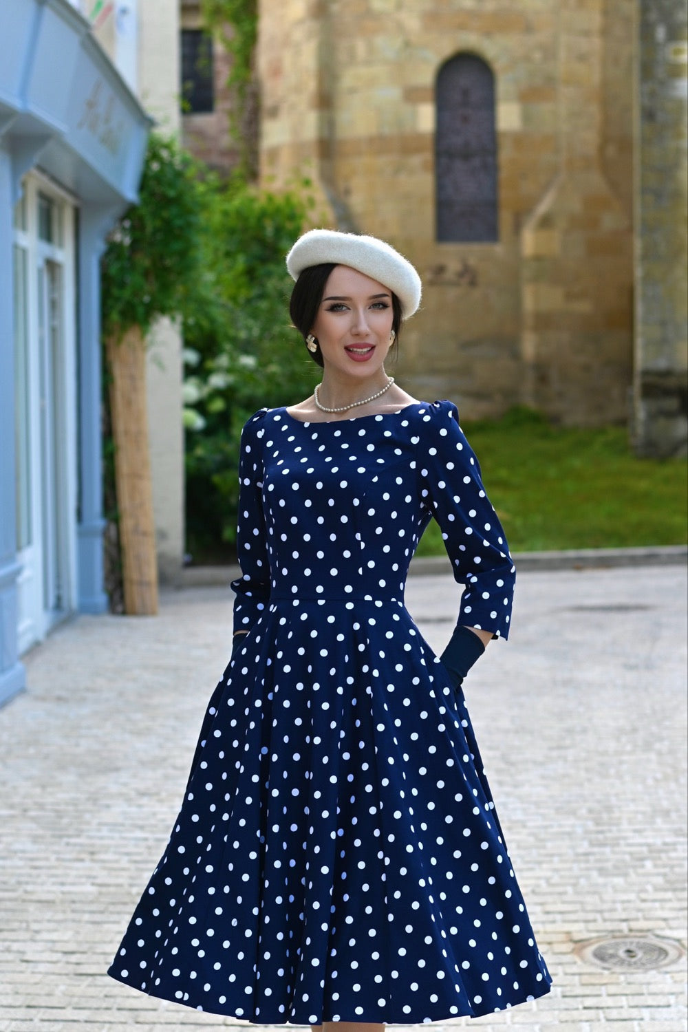H&R London Blakely 50er Jahre Kleid marineblau mit weißen Polka Dots