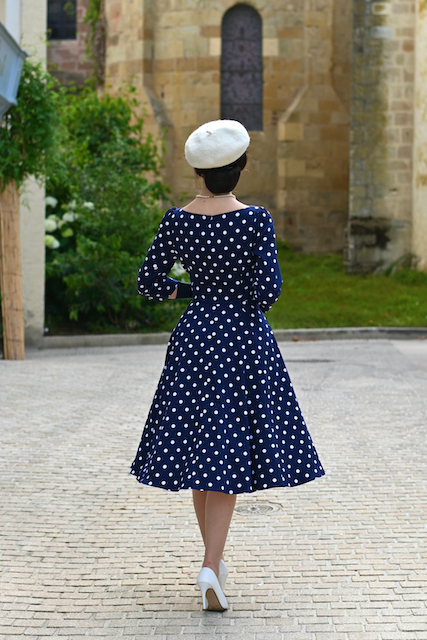 H&R London Blakely Polka Dot Kleid mit weitem schwingendem Rock
