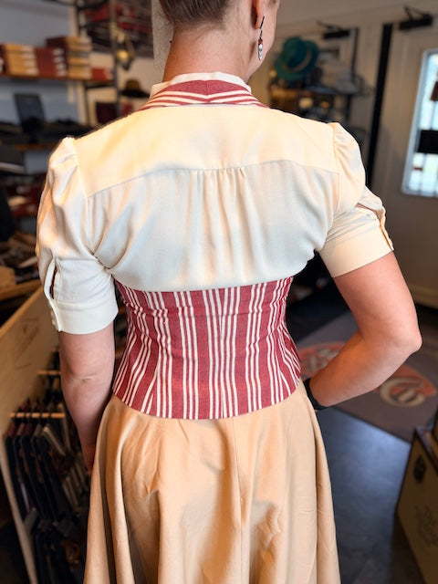 Vintage inspirierte Damenweste rot gestreift