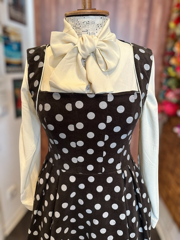 femkit Kleid Heide braun Polka Dots – samtige Haptik & Unterrock