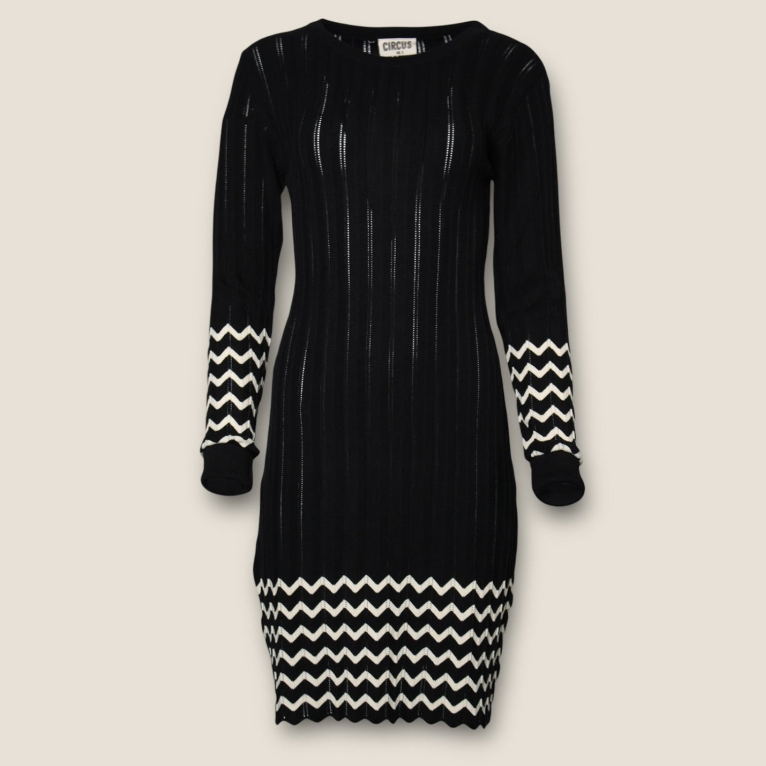 Schwarz-weißes Strickkleid Damen mit Wellenmuster aus Baumwolle