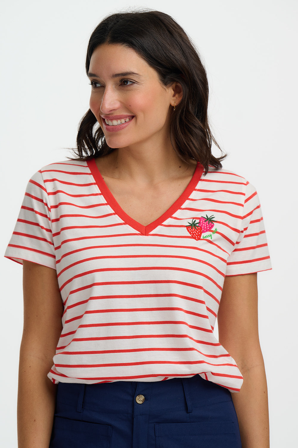 Sugarhill Brighton Khloe T-Shirt Vorderansicht mit V-Ausschnitt