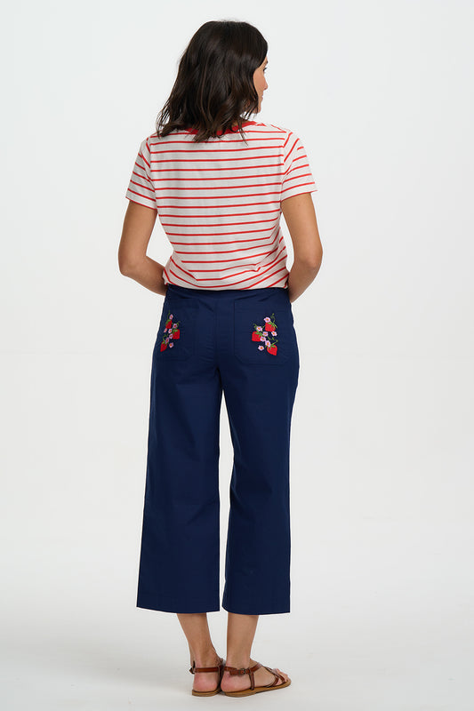 Rückansicht gestreiftes Damen Shirt – lockerer Schnitt