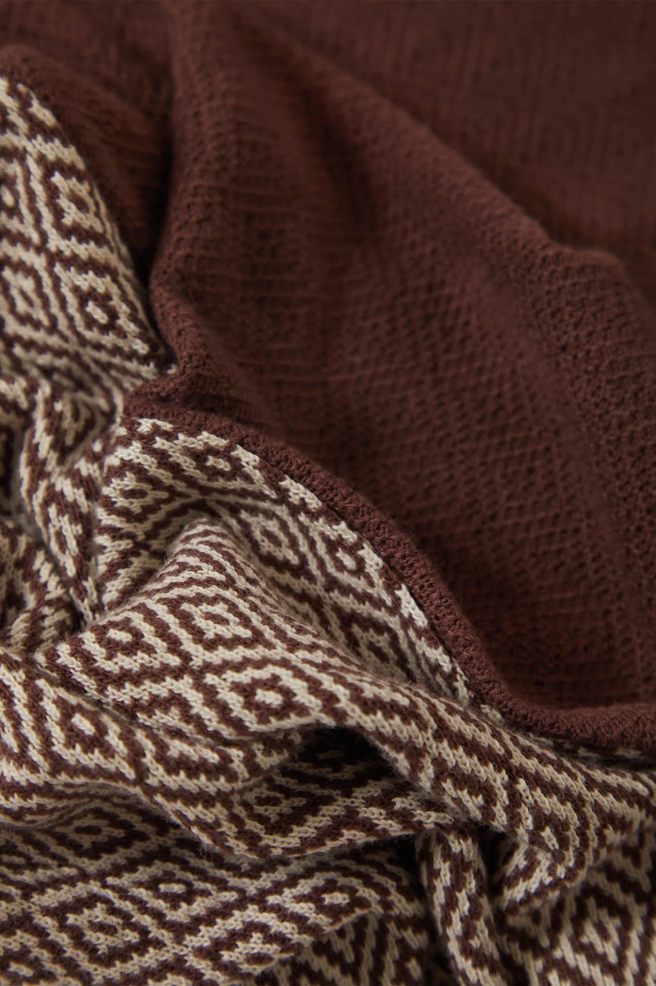 Theo_Jacquard_Polo_Chocolate_Herrenpolo_aus_Baumwolle_mit_klassischem_Retro-Look