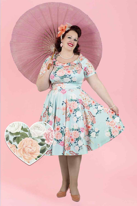 Vintage-inspiriertes 50er Jahre Swingkleid Darlene in Mint mit floralem Sommerprint von Dolly & Dotty