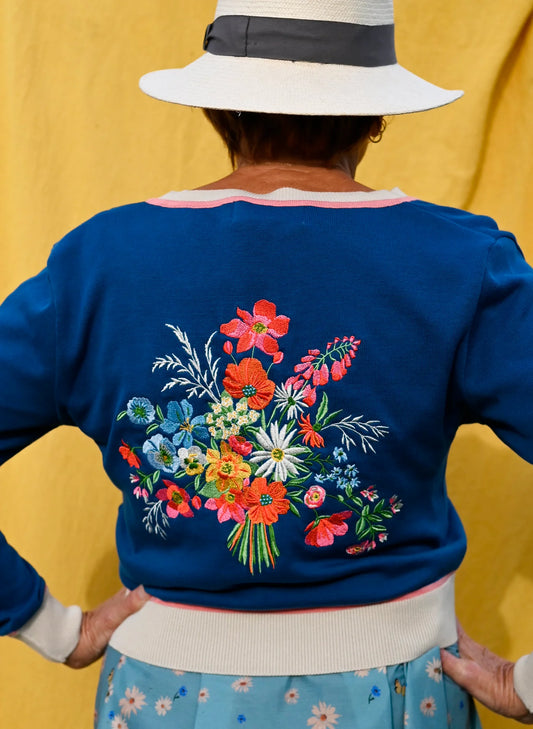 Detail Stickerei Blumen Cardigan Palava Bio Baumwolle hochwertig