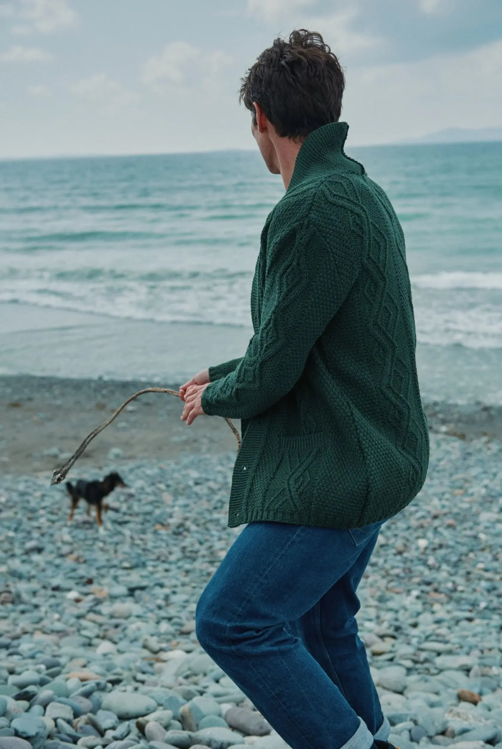 Elegante Herren-Strickjacke Merinowolle Schalkragen grün