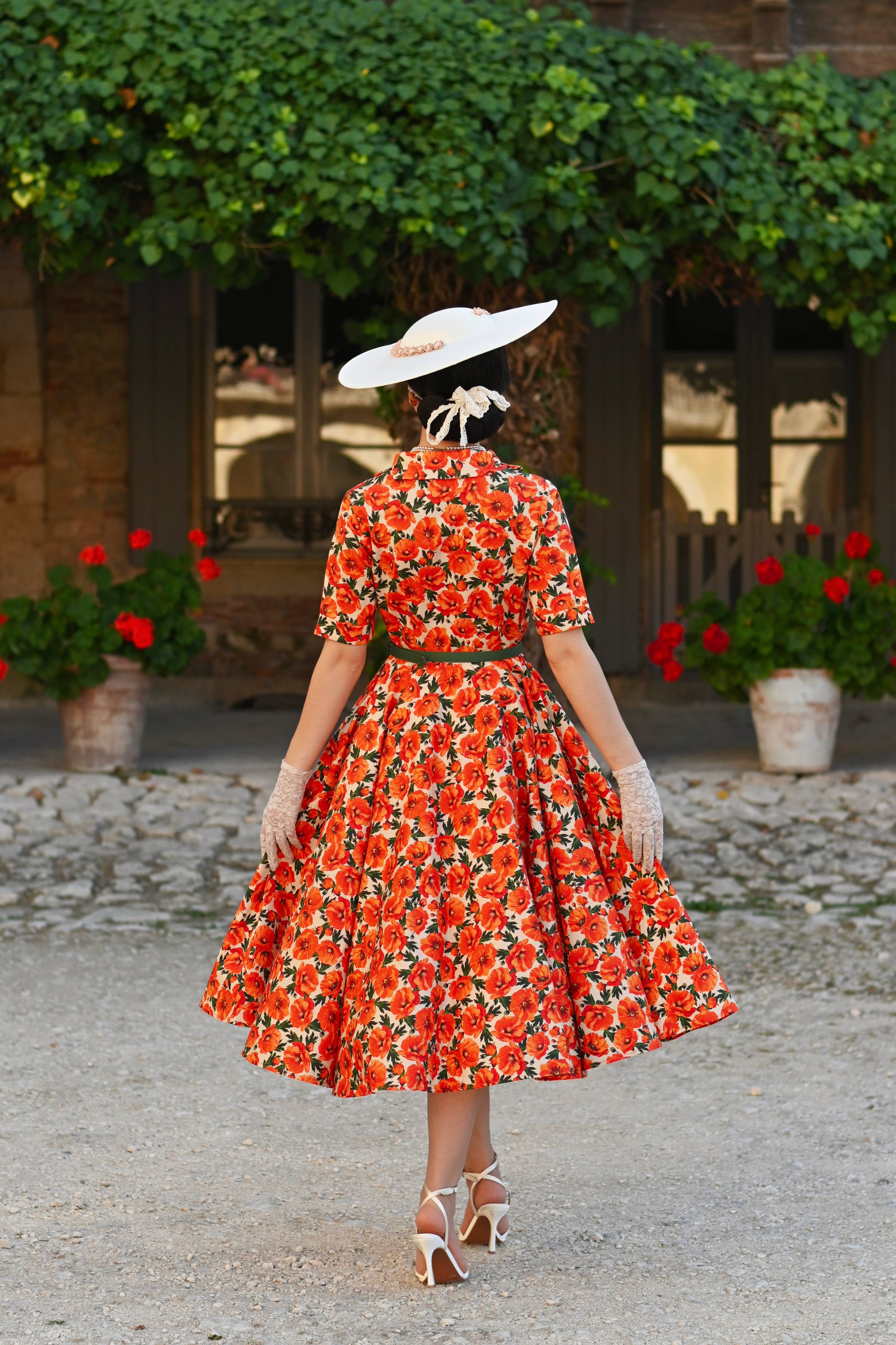 Mollie Hemdkleid mit Mohnblumen und weitem Tellerrock