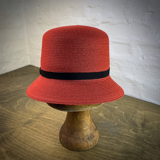 1930 Haube in rot - Dotty&Dan