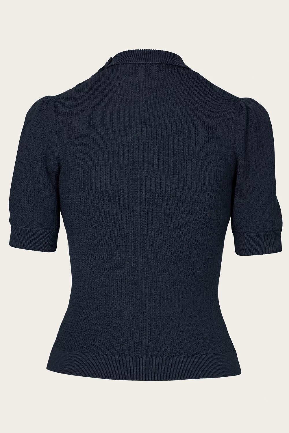 Detailansicht Navyblaues Wolltop Emmy Design – Kurzarm & Knopfleiste