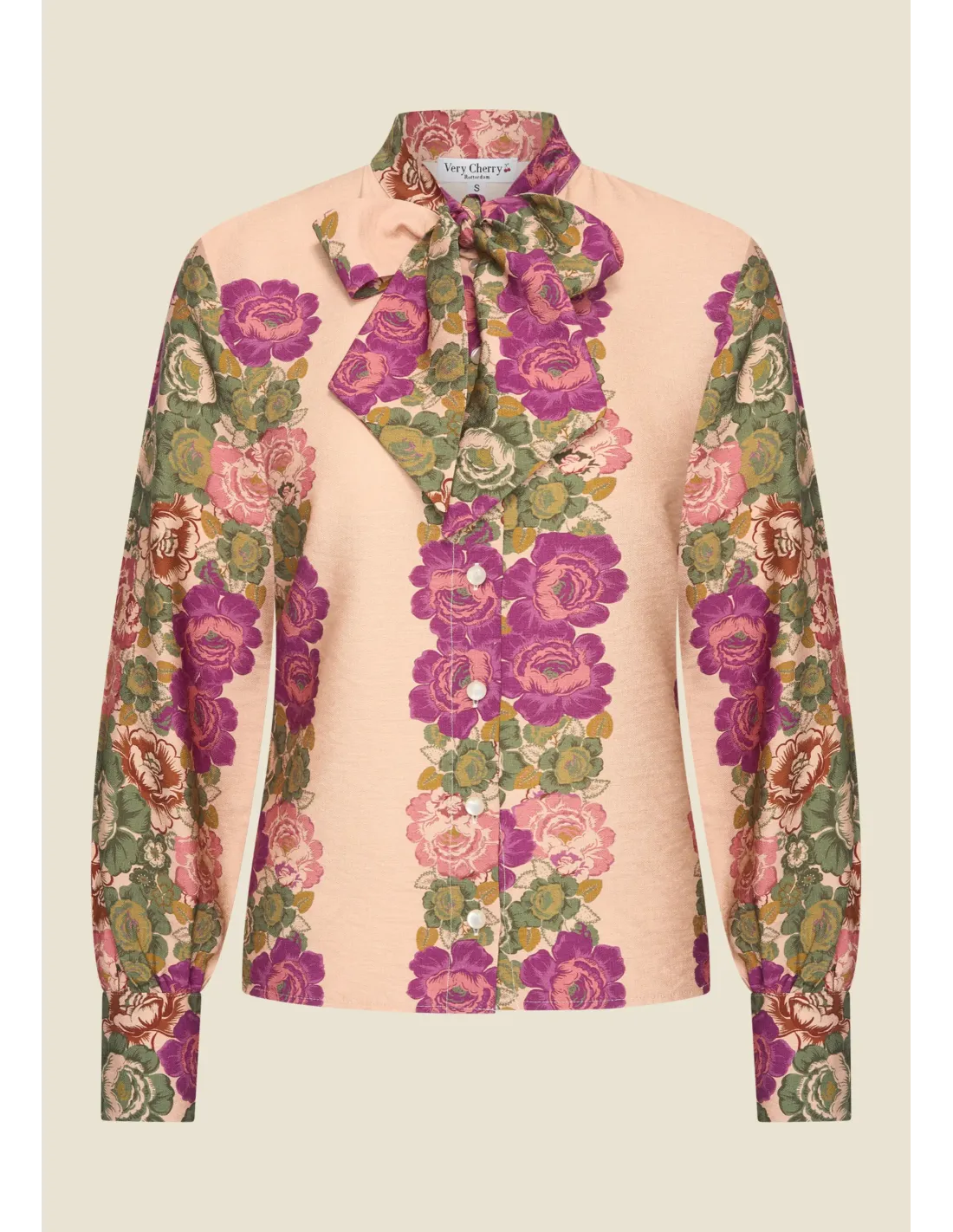 Vintage inspirierte Blumenbluse Mayka von Very Cherry mit Rüschenkragen