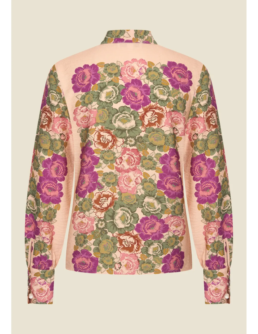 Detailansicht Rüschenkragen und Blumenprint der Very Cherry Mayka Bluse